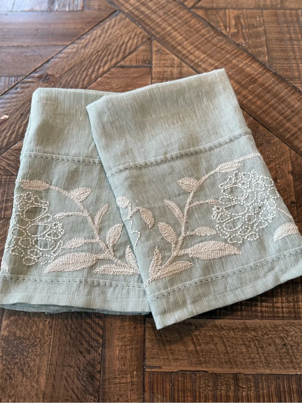 Anthropologie cafe curtains (2), BNNU